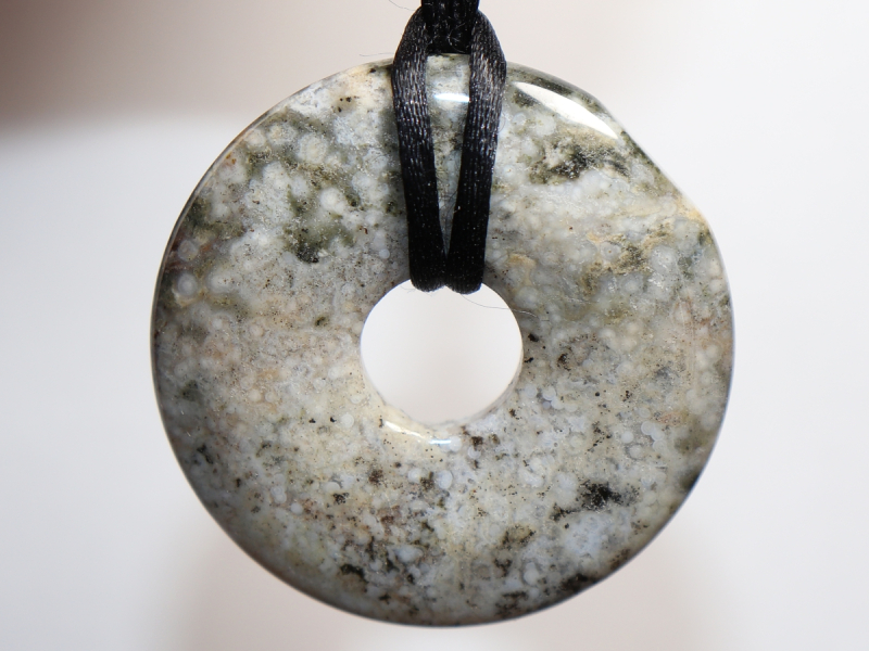 Ozeanjaspis mit Band