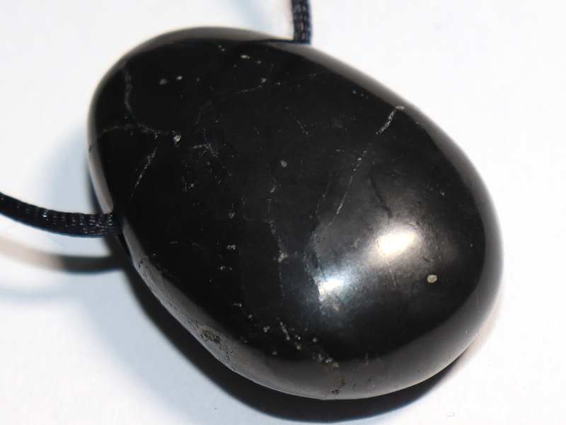 Shungit mit Band oder Silber 925