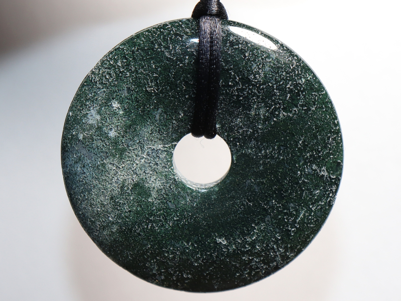 moss agate with cord