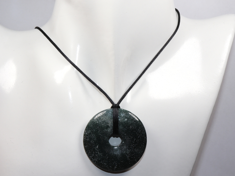 moss agate with cord