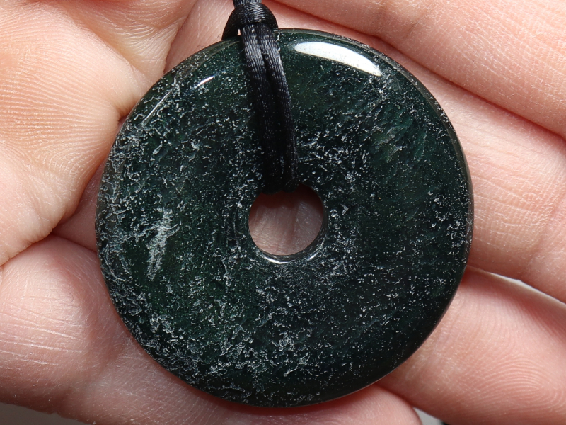 moss agate with cord
