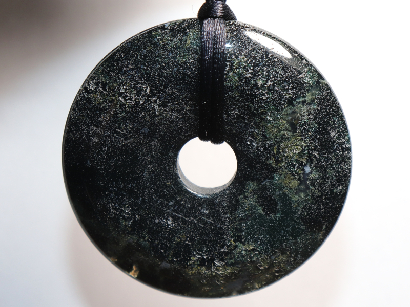 moss agate with cord