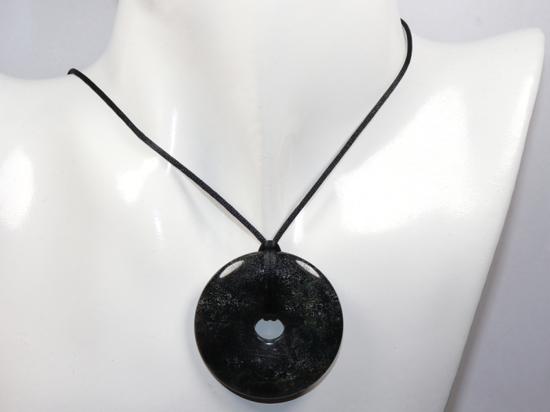 moss agate with cord