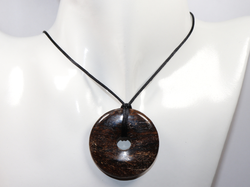 bronzite with cord