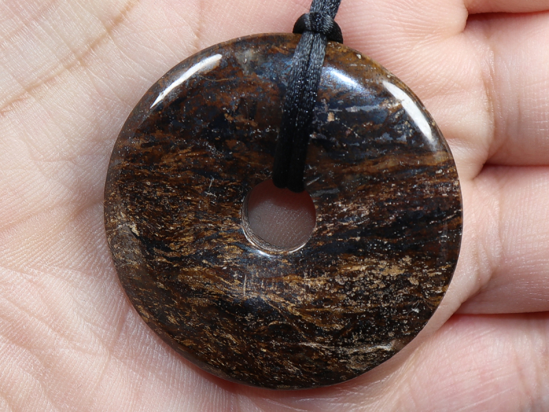 bronzite with cord