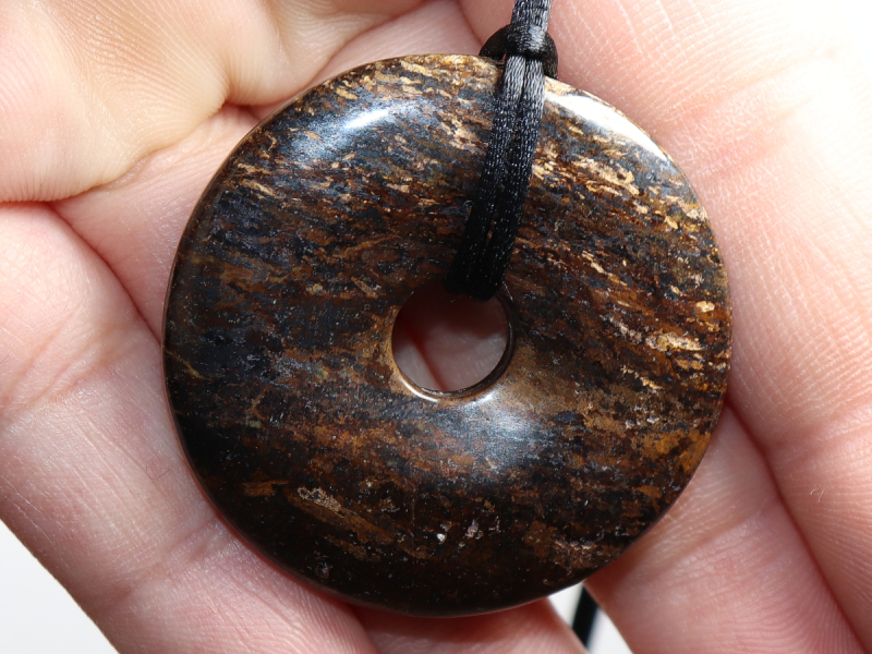bronzite with cord