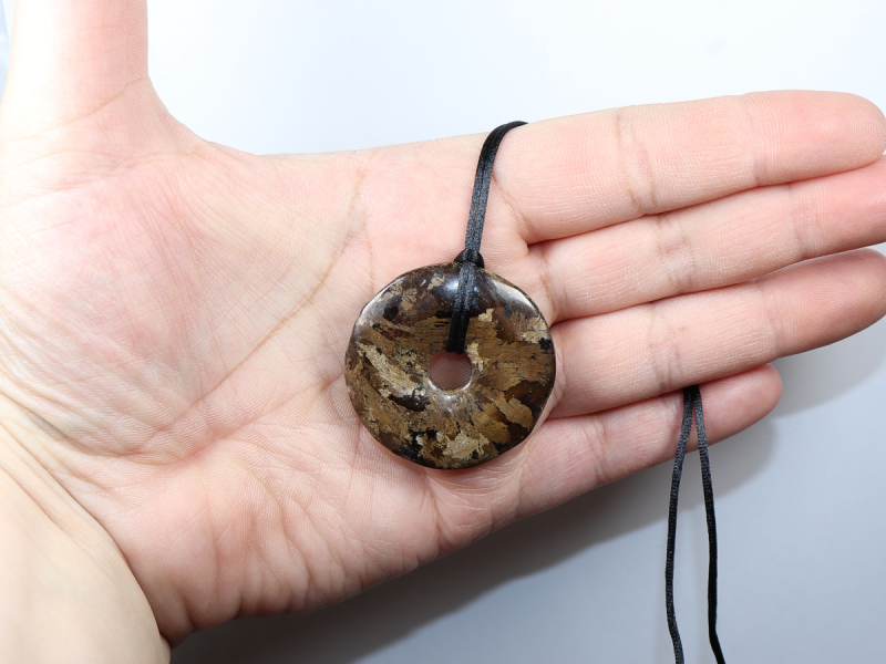 bronzite with cord