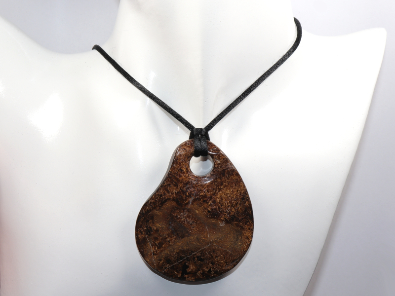 bronzite with nylon cord