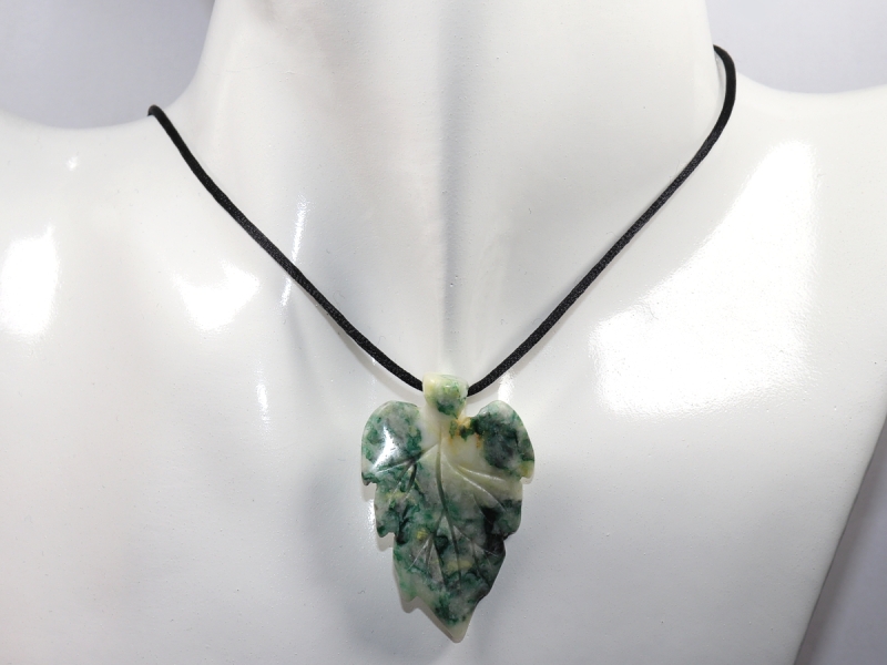 Mariposit-Dolomit mit Band oder Silber 925