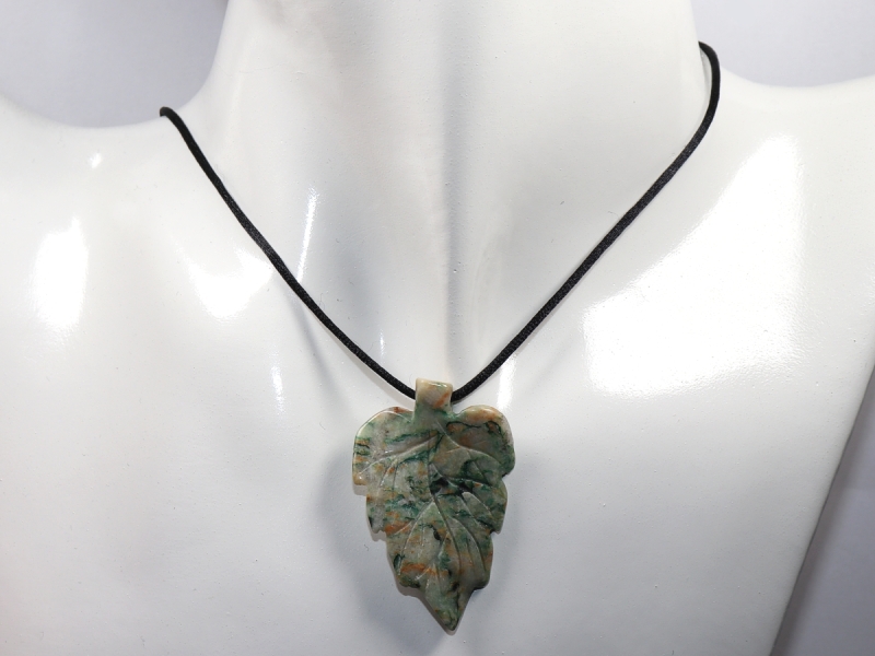 mariposite-dolomite with cord or silver 925