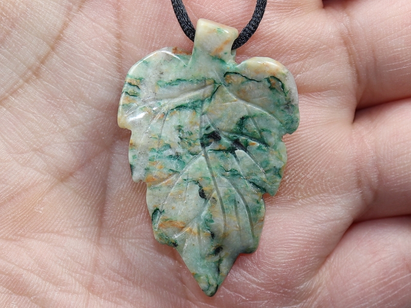 mariposite-dolomite with cord or silver 925