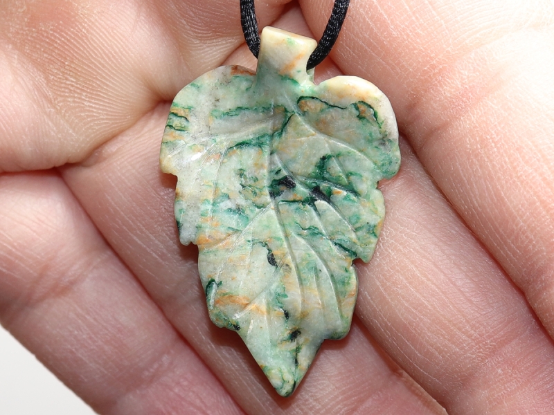 mariposite-dolomite with cord or silver 925