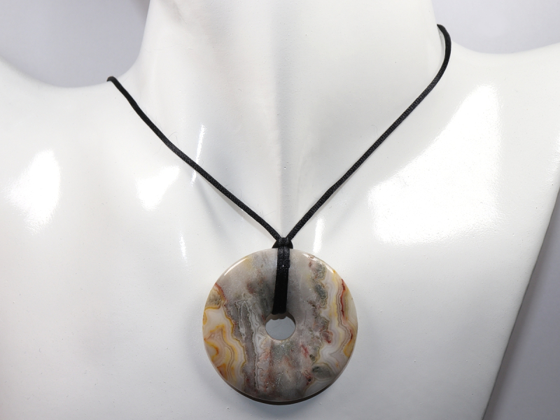 crazy lace agate with cord