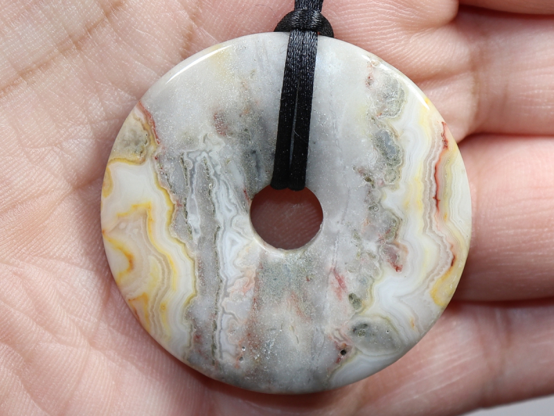 crazy lace agate with cord