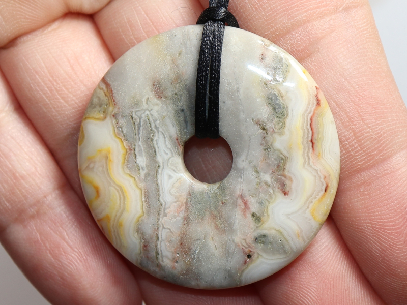 crazy lace agate with cord