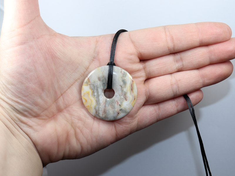 crazy lace agate with cord