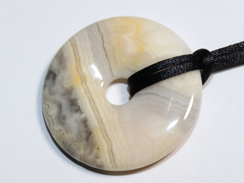 crazy lace agate with cord