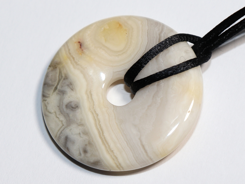 crazy lace agate with cord