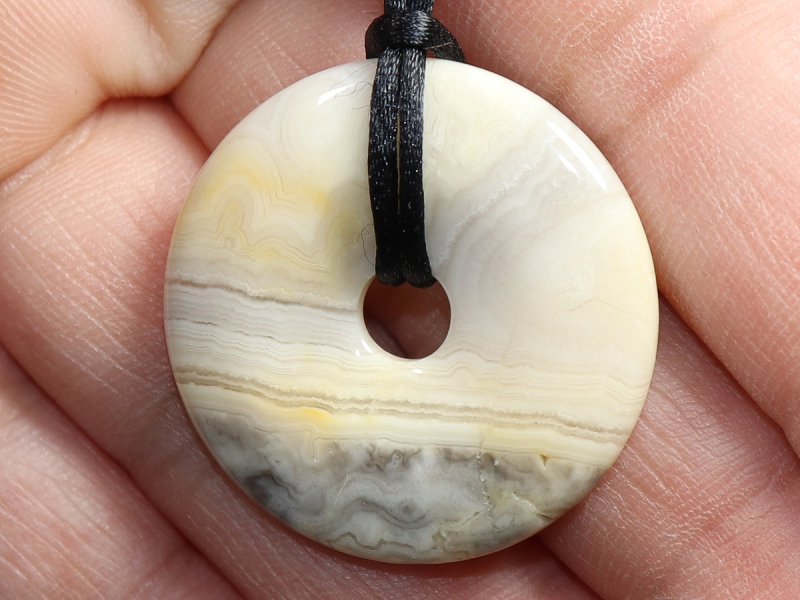 crazy lace agate with cord