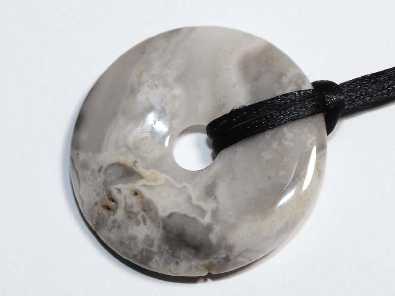 crazy lace agate with cord