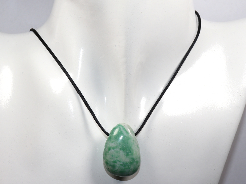 Jade mit Band oder Silber 925