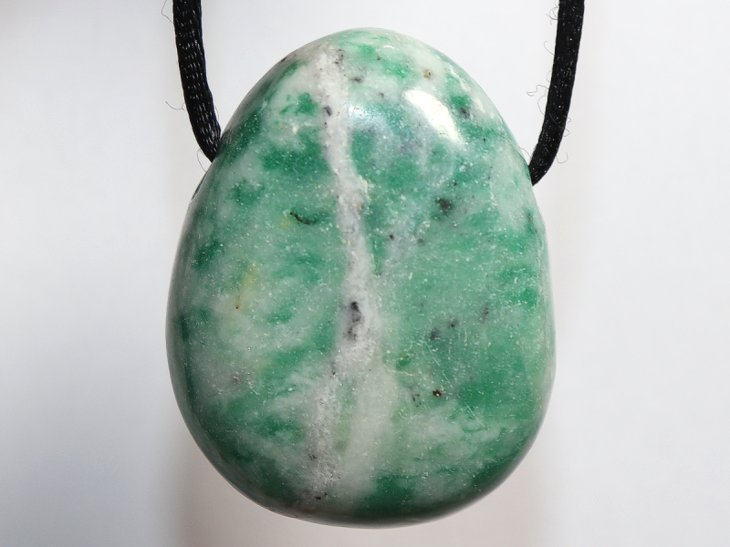 Jade mit Band oder Silber 925