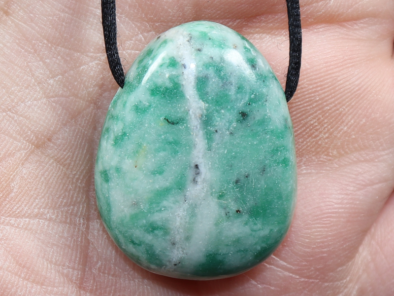 Jade mit Band oder Silber 925