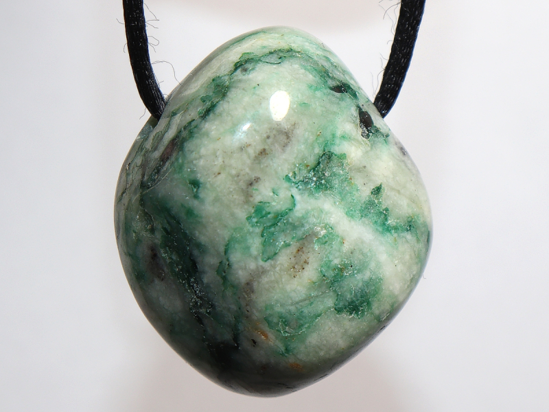 mariposite-dolomite with cord or silver 925