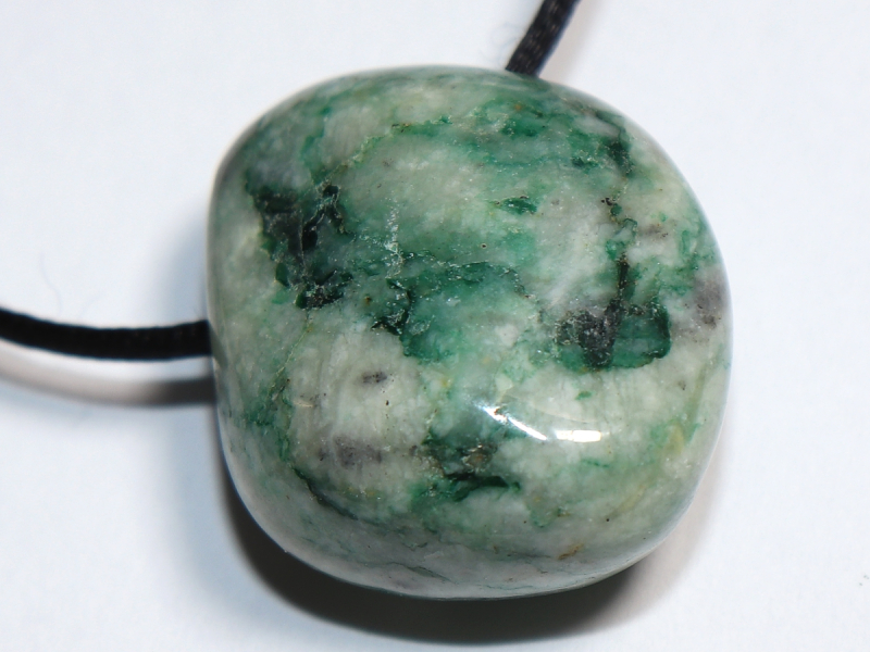 mariposite-dolomite with cord or silver 925