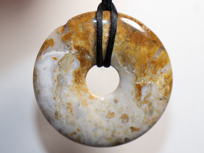 Ozeanjaspis mit Band