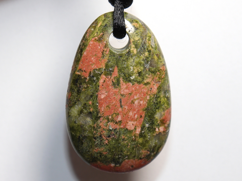 unakite with cord