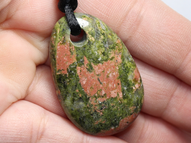 unakite with cord