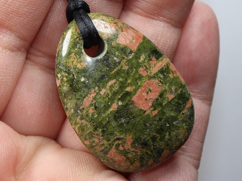 unakite with cord