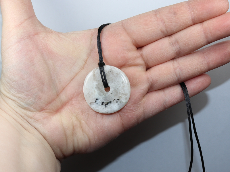 white labradorite with cord