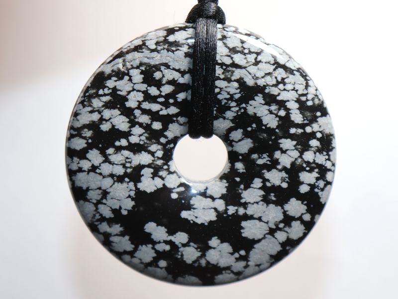 Schneeflockenobsidian mit Band