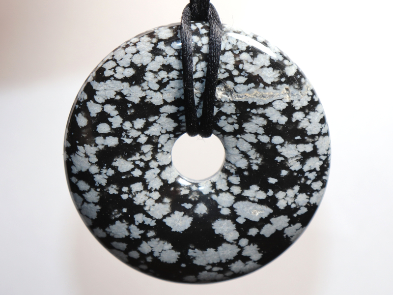 Schneeflockenobsidian mit Band