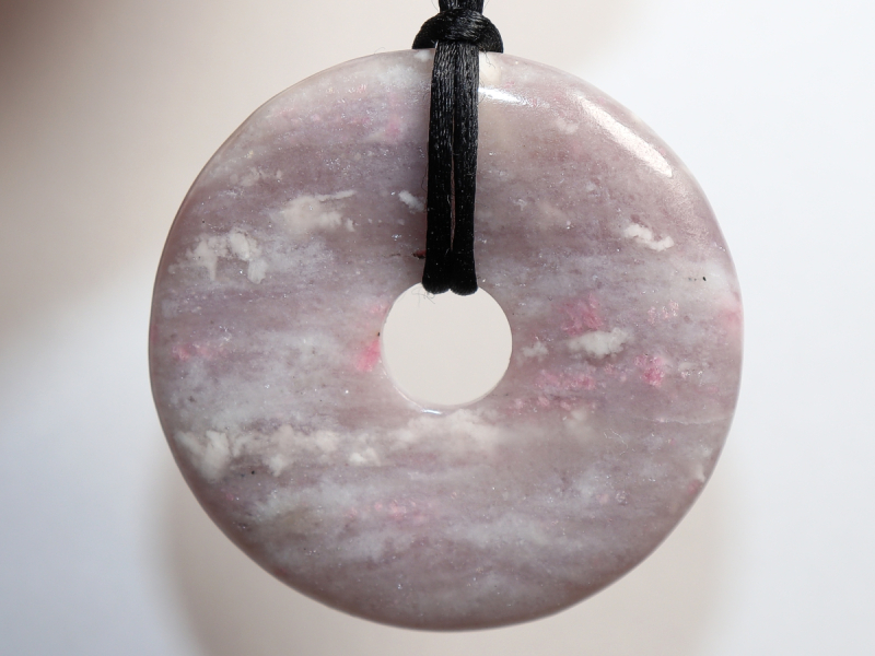 pink tourmaline (Rubellite) in quartz mit Band