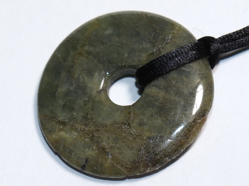 moss agate with cord