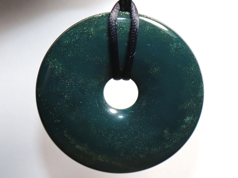 moss agate with cord