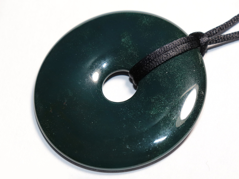 moss agate with cord