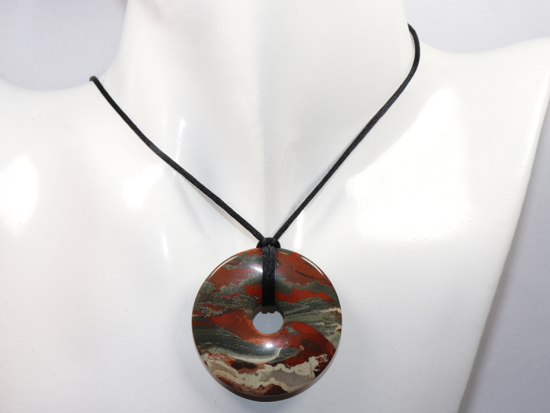 Vulkanjaspis mit Band