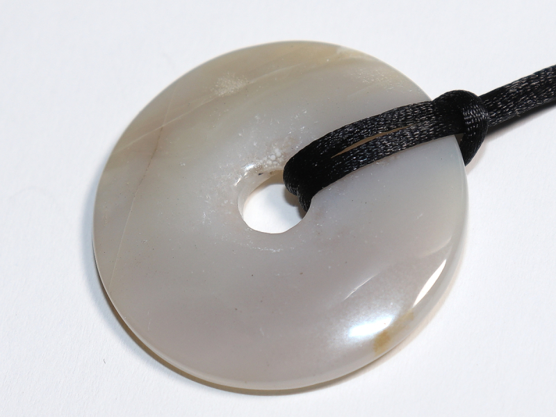 agate with cord