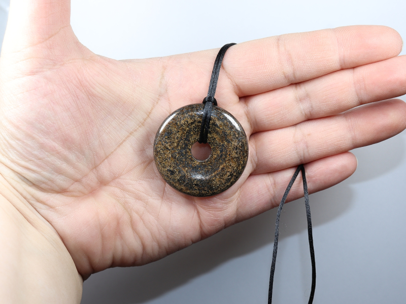 bronzite with cord
