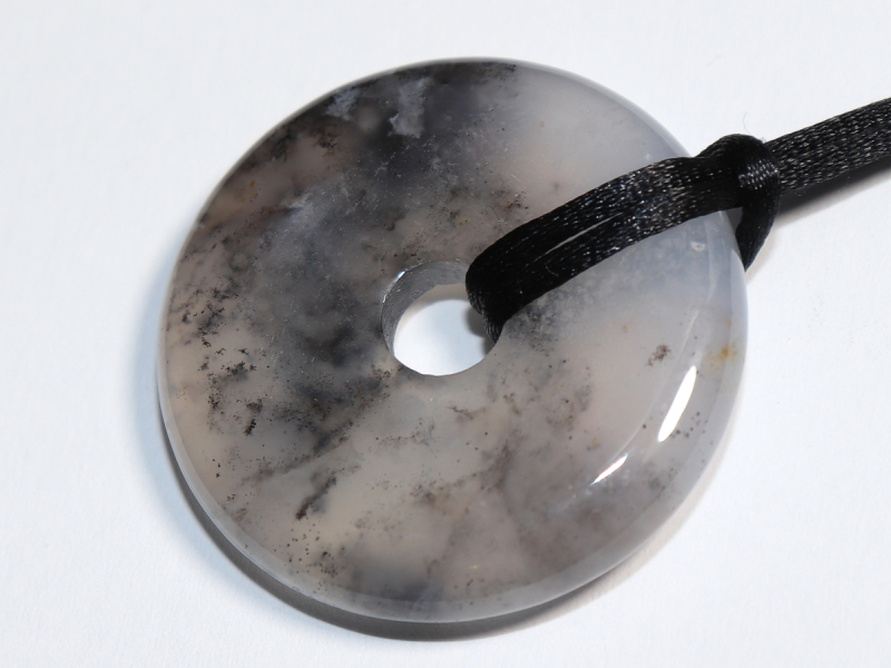 Dendritenchalcedon mit Band