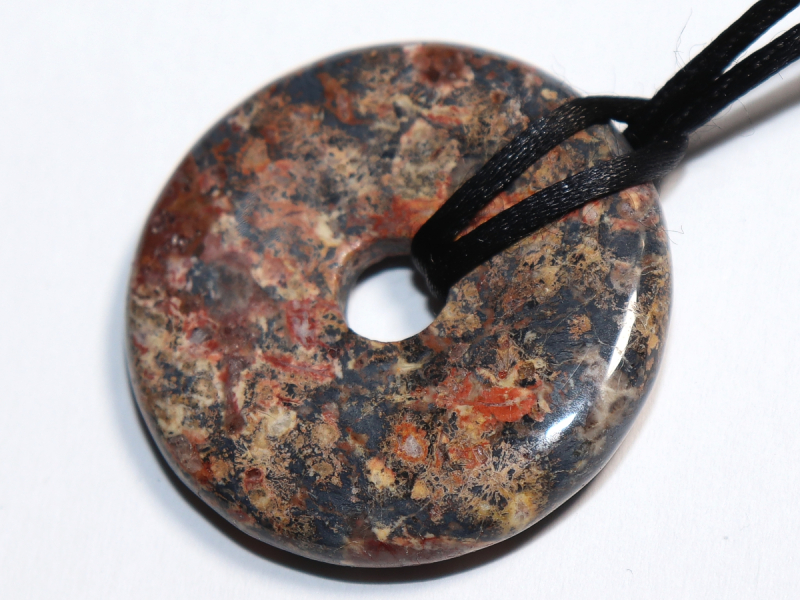 Breckzienjaspis mit Band