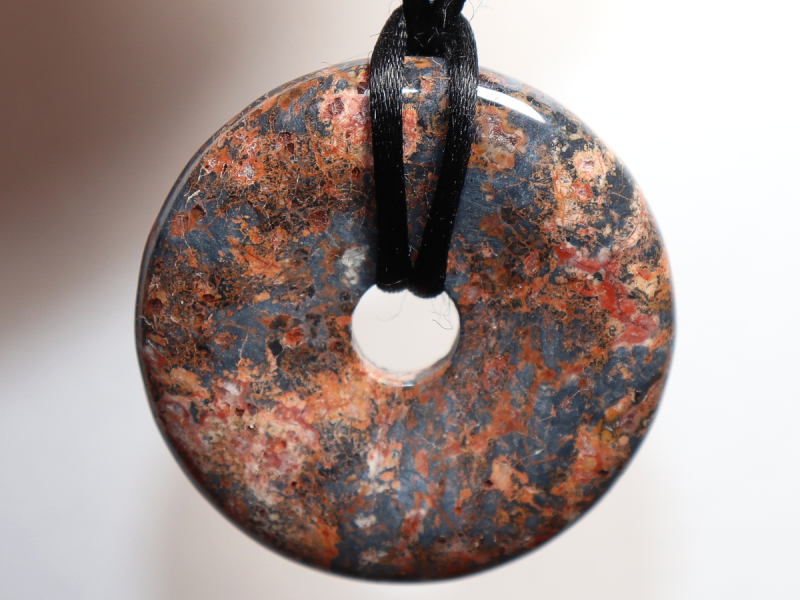 Breckzienjaspis mit Band