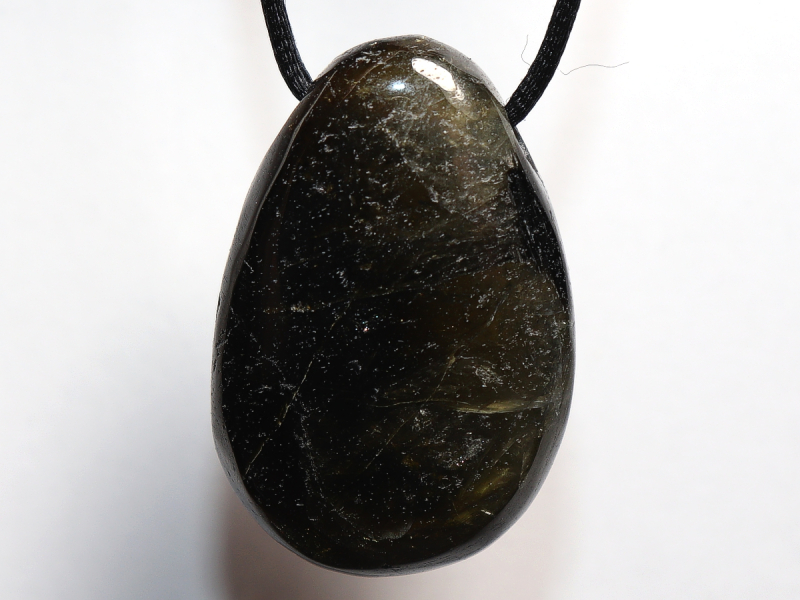 schwarzer Turmalin (Schörl) mit Band oder Silber 925