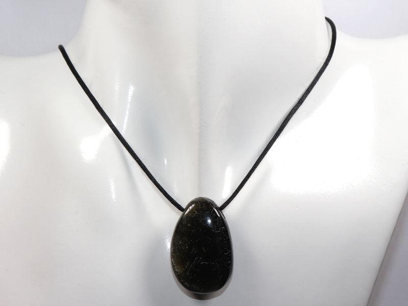 schwarzer Turmalin (Schörl) mit Band oder Silber 925