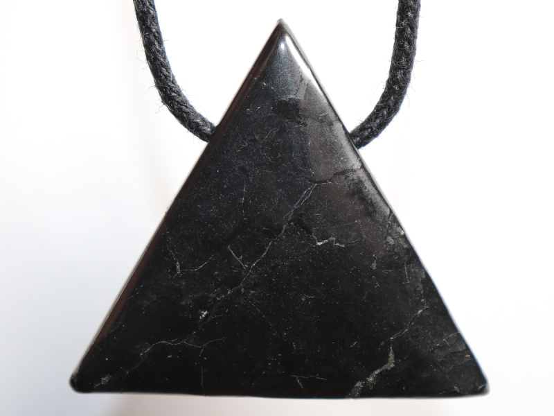 Shungit mit Band oder Silber 925