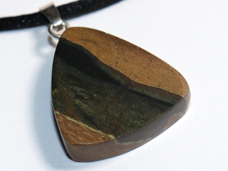 olivine with cord or silver 925